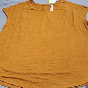 Women's athletic top